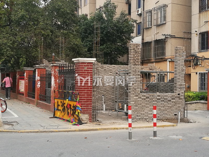 小區保安室用土建的好，還是用活動崗亭好?